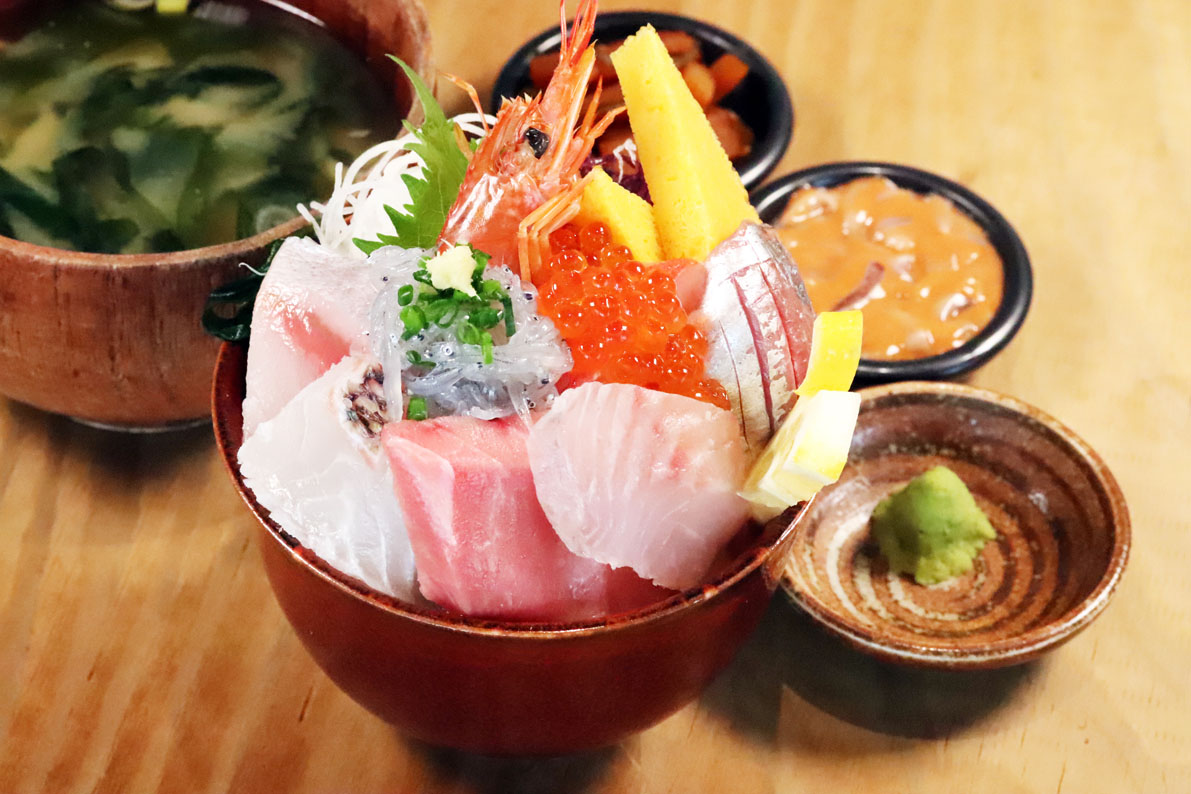 小田原 駅 ランチ 名物