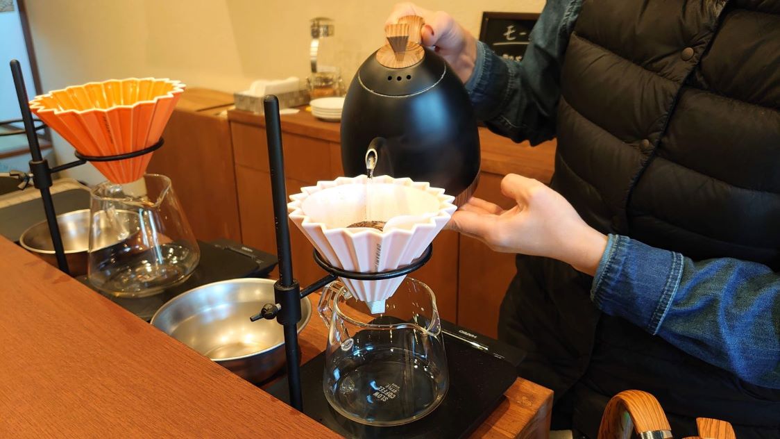 お知らせ「12/8  小田原市南町に「Anbos Coffee Roaster」がオープン」のサムネイル