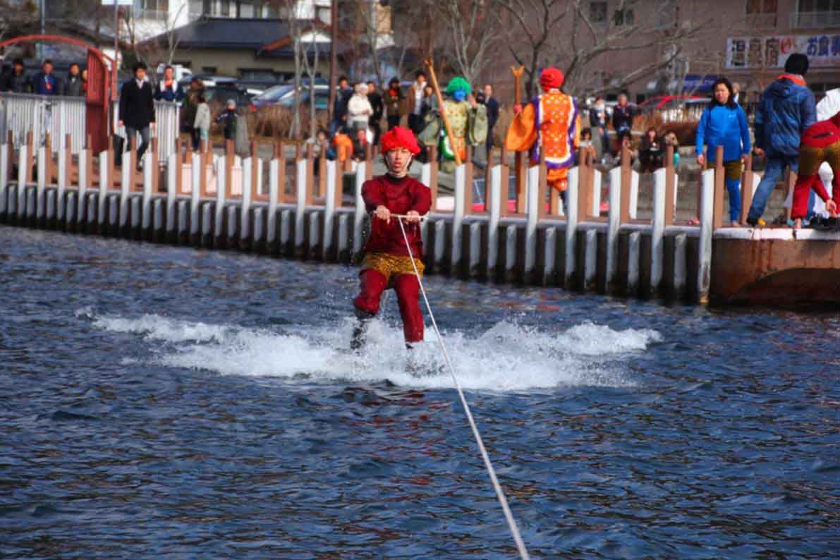 お知らせ「2/3 箱根神社で「節分祭」開催！名物 “湖上鬼追い” は必見」のサムネイル