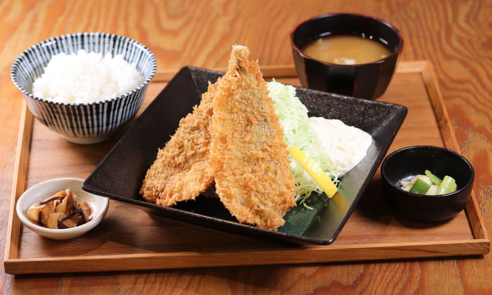 定食 屋 小田原